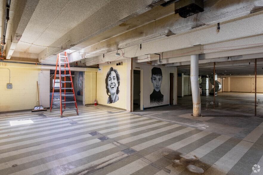More Photos Of 2403 Champa St, Denver General Retail For Sale