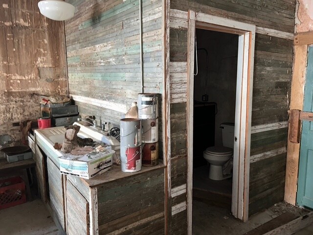 More Photos Of 203 Sprague St, Arkansas City Storefront Retail Residential For Sale