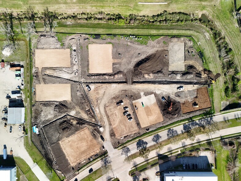 More Photos Of 13620 S Gessner Rd, Missouri City Warehouse For Lease