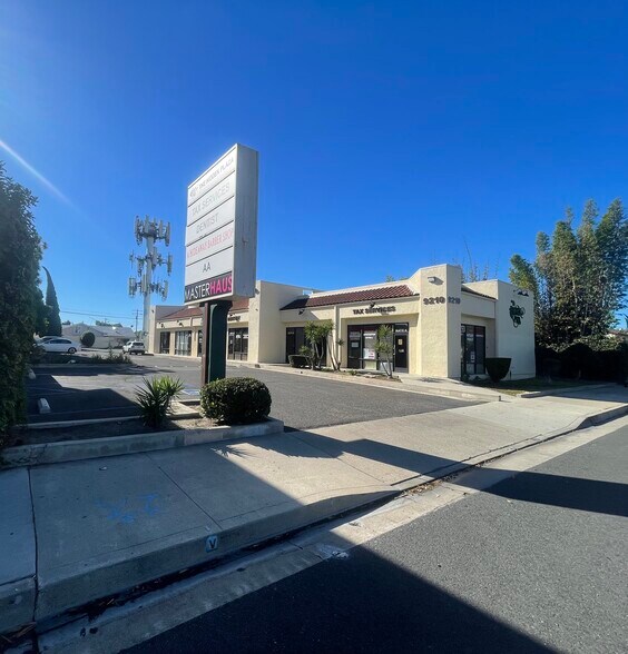 More Photos Of 9210 Katella Ave, Garden Grove Freestanding For Lease