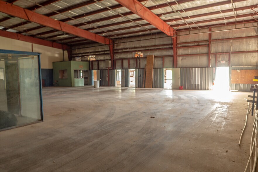More Photos Of 1901 Boundary Ave, Pawhuska Warehouse For Lease