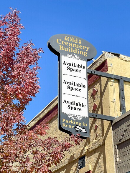 More Photos Of 528-536 SW 6th St, Redmond Storefront For Lease