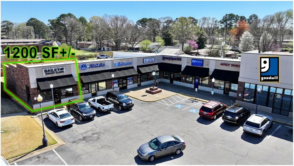 More Photos Of 2033 E Race Ave, Searcy General Retail For Lease