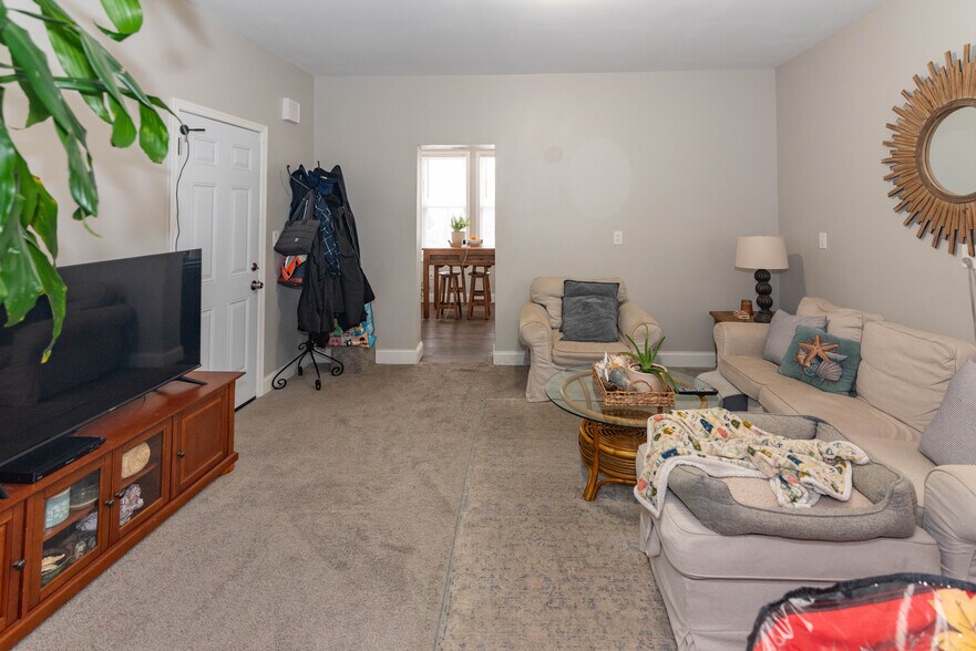 More Photos Of 2304 Tioga Pky, Baltimore Multifamily For Sale
