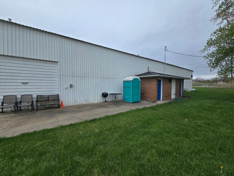 More Photos Of 1251 Evergreen Dr, Bay City Marina For Sale