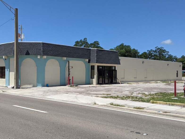 More Photos Of 2704 14th St, Bradenton Freestanding For Lease