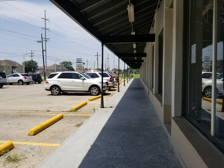 More Photos Of 7701 Dwyer Blvd, New Orleans Storefront Retail Office For Lease