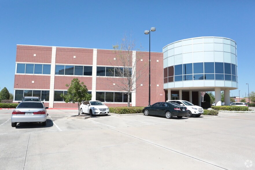 Primary Photo Of 1400 Creek Way Dr, Sugar Land Medical For Lease