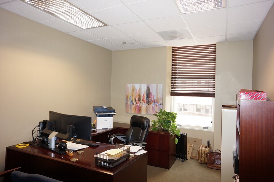 More Photos Of 730 17th St, Denver Office For Sale