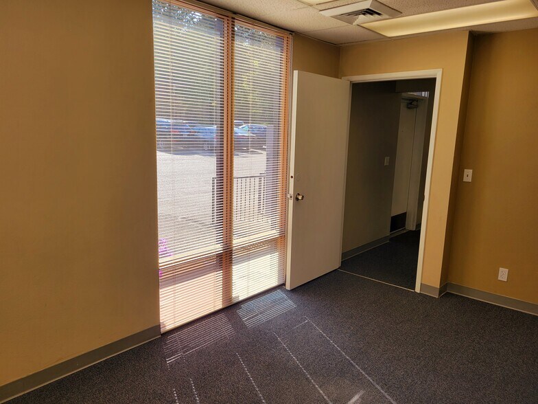 More Photos Of 1814 S 324th Pl, Federal Way Medical For Lease