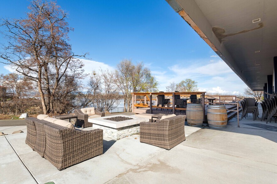 More Photos Of 50 Comstock St, Richland Hotel For Lease