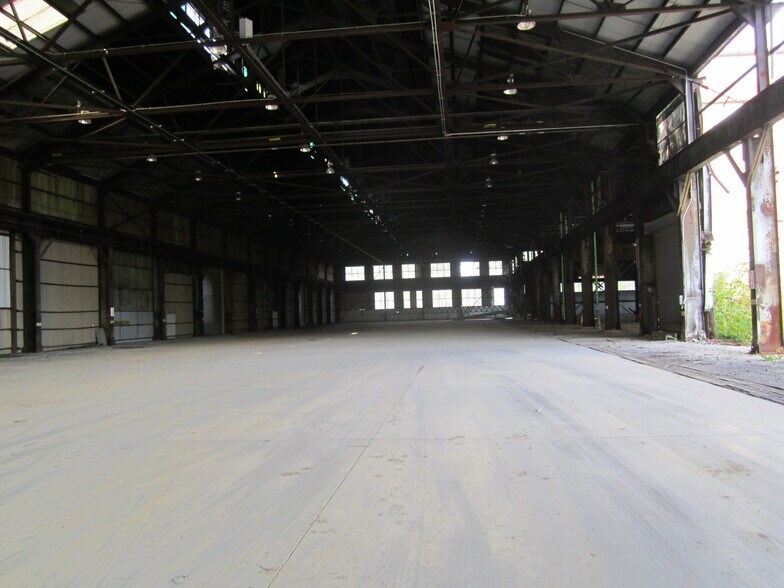 More Photos Of 1290 Poland Ave, Youngstown Manufacturing For Lease