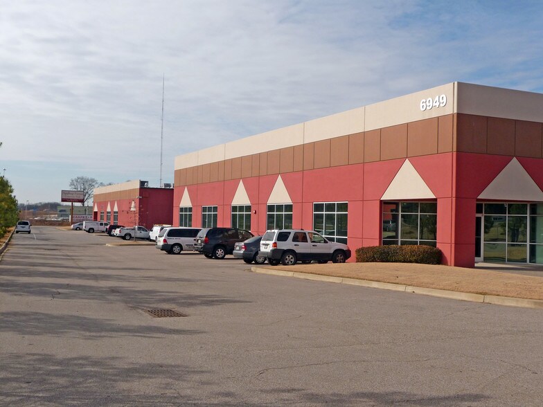 More Photos Of 6949 Appling Farms Pky, Memphis Warehouse For Lease