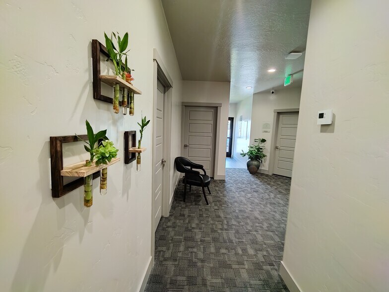 More Photos Of 1943 E Overland Rd, Meridian Coworking Space