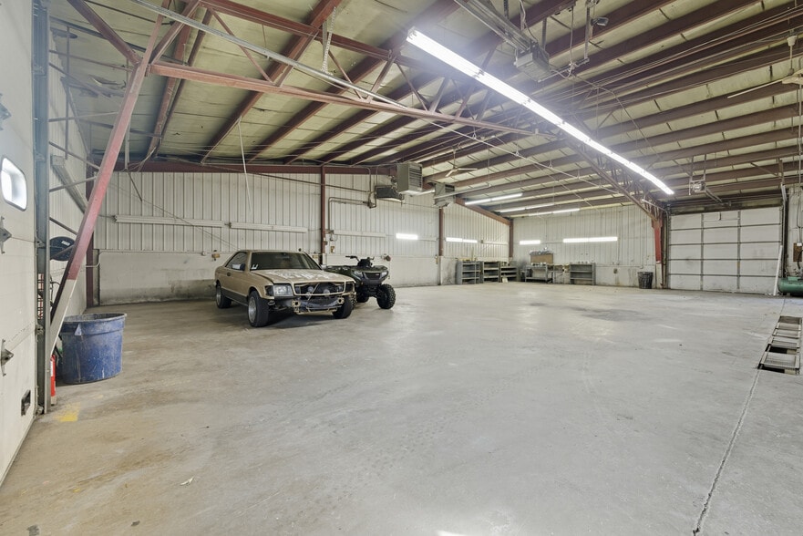 More Photos Of 801 W Grant Hwy, Marengo Freestanding For Sale