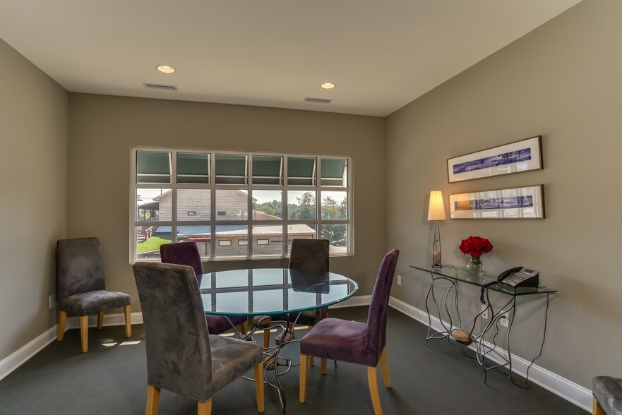 More Photos Of 100 Edgewood Ave, Landrum Medical For Sale