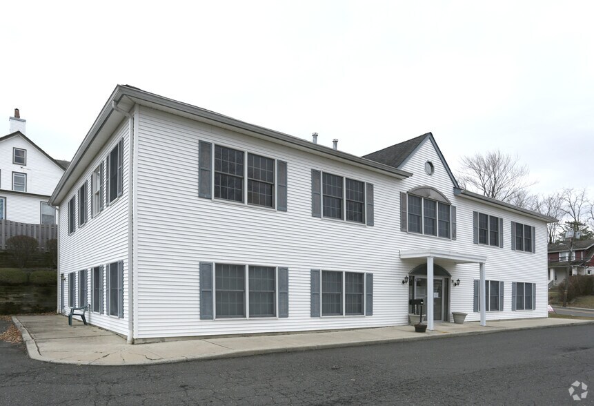 More Photos Of 5 Ravine Dr, Matawan Medical For Lease