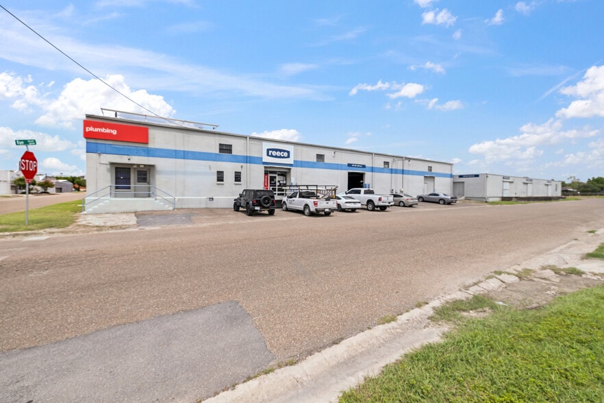 More Photos Of 1002 W Jackson Ave, Harlingen Warehouse For Sale