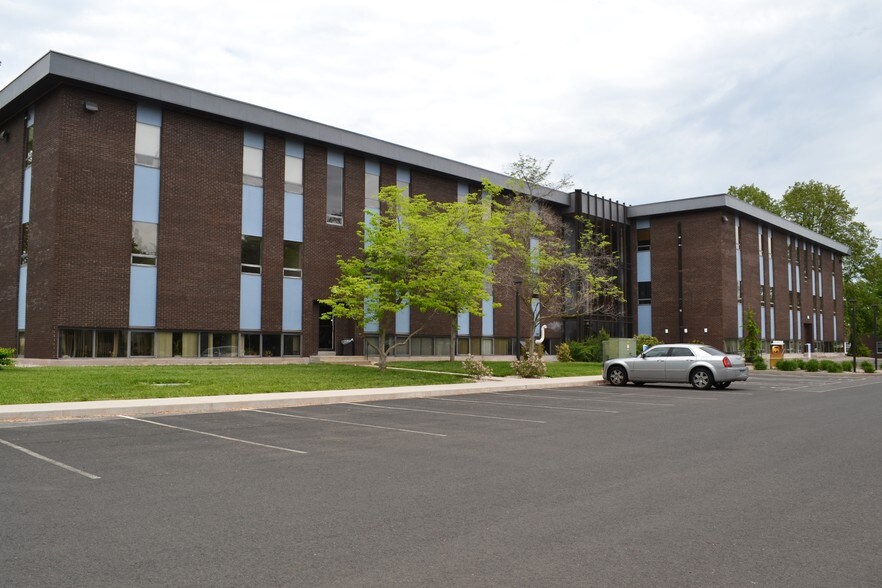 More Photos Of 34 Jerome Ave, Bloomfield Medical For Lease