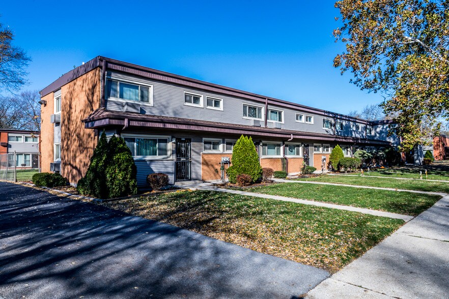 More Photos Of 1450 E 154th Pl, Dolton Apartments For Sale
