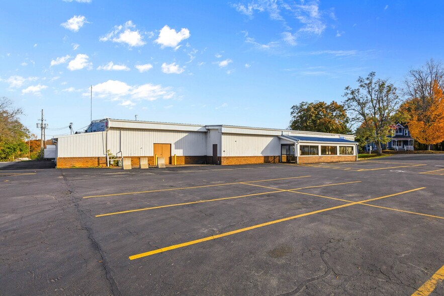 More Photos Of 3 Geddes Street Ext, Holley Supermarket For Sale