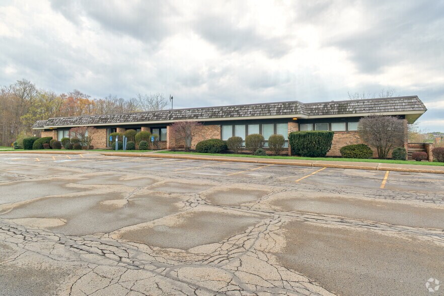 More Photos Of 2225-2275 S Clinton Ave, Rochester Medical For Lease