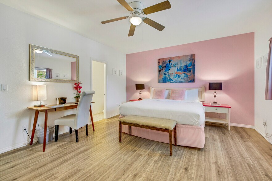 More Photos Of 2525 N Palm Canyon Dr, Palm Springs Hotel For Sale