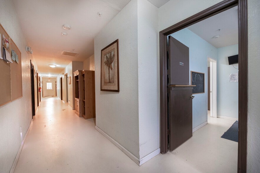 More Photos Of 2522 Holly Hill Dr, San Antonio Medical For Lease