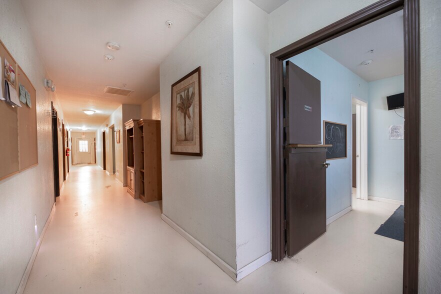 More Photos Of 2522 Holly Hill Dr, San Antonio Medical For Lease