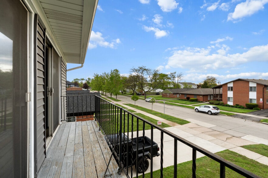 More Photos Of 3915 Devon Rd, Royal Oak Apartments For Sale