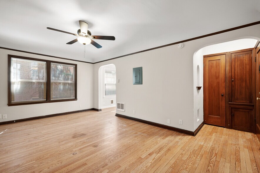 More Photos Of , Seattle Multifamily For Sale