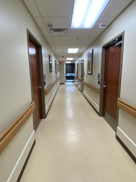 More Photos Of 600 N Bell Blvd, Cedar Park Medical For Lease