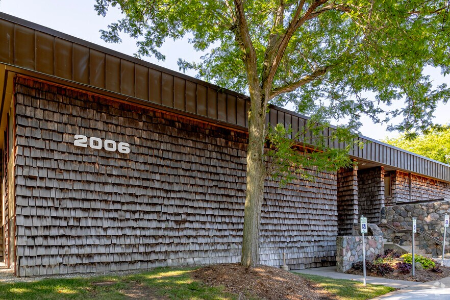 More Photos Of 2006 Hogback Rd, Ann Arbor Coworking Space
