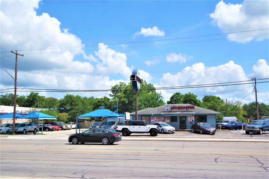 More Photos Of 4800 Rigsby Ave, San Antonio Auto Dealership For Lease