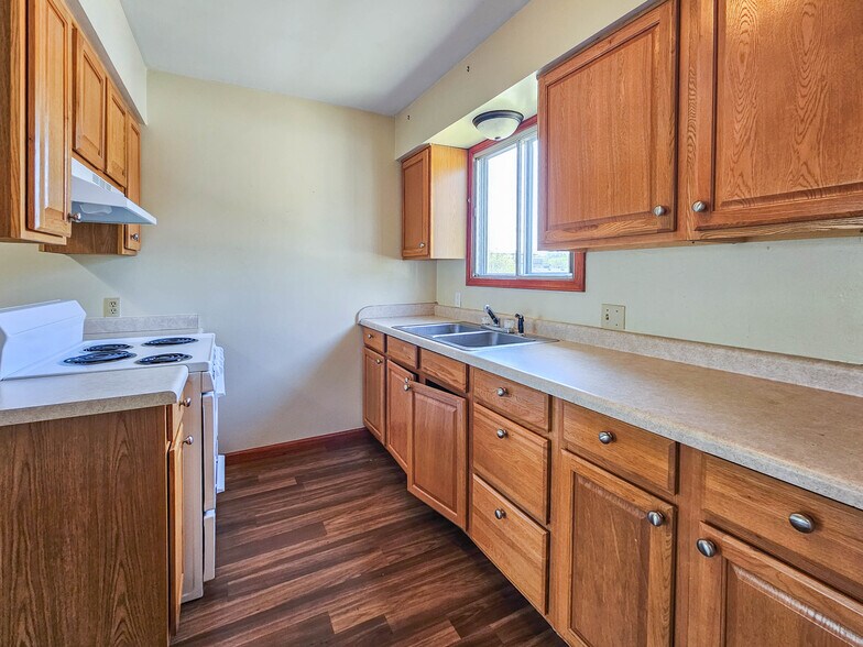 More Photos Of 210 Sivers Rd, Glenwood Apartments For Sale