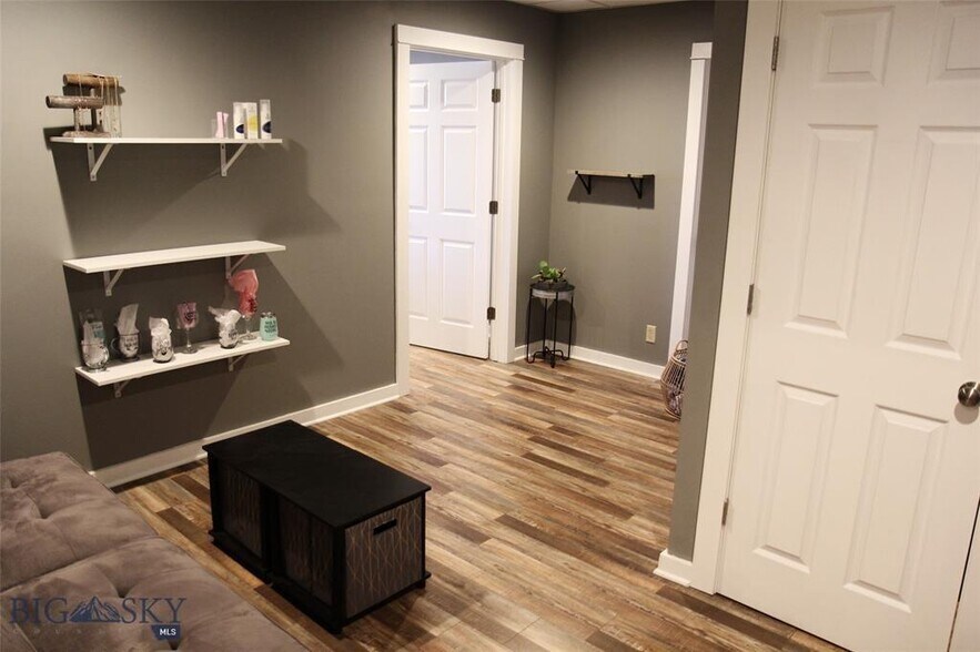 More Photos Of 1554 Harrison Ave, Butte Office For Sale