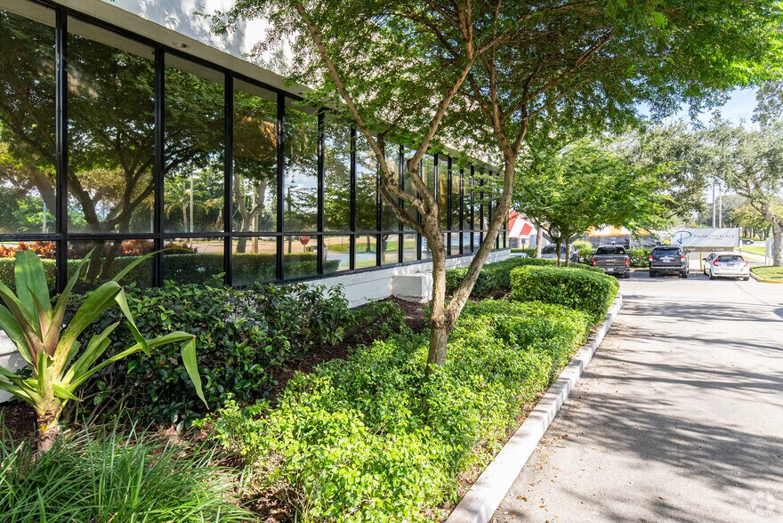 More Photos Of 1489-1499 W Palmetto Park Rd, Boca Raton Unknown For Lease