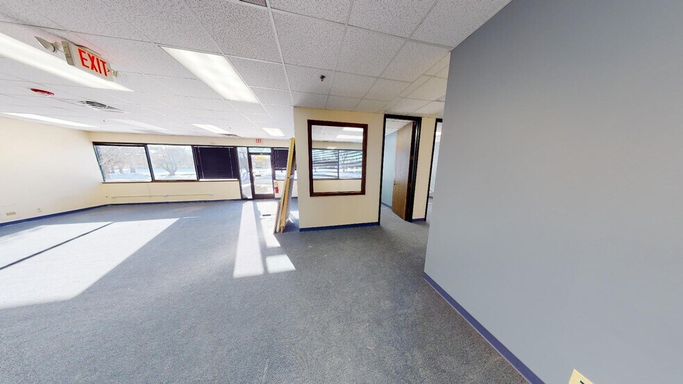 More Photos Of 120-160 W Center Ct, Schaumburg Office For Lease