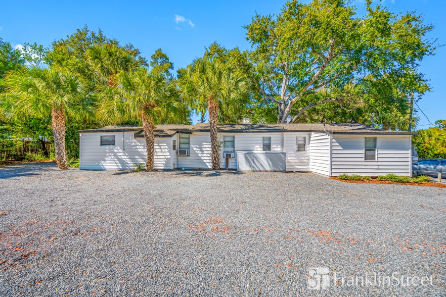 More Photos Of 1705 Apache Trl, Clearwater Multifamily For Sale