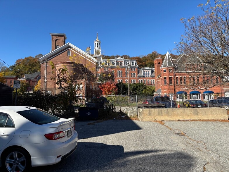 More Photos Of 78 Franklin St, Norwich Storefront Retail Office For Lease