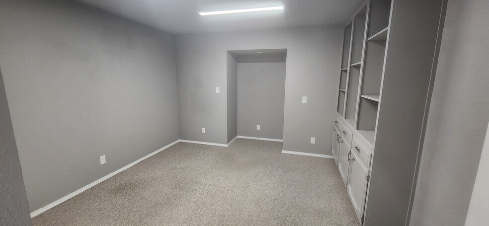 Primary Photo Of 4959 E Dakota Ave, Fresno Office For Lease