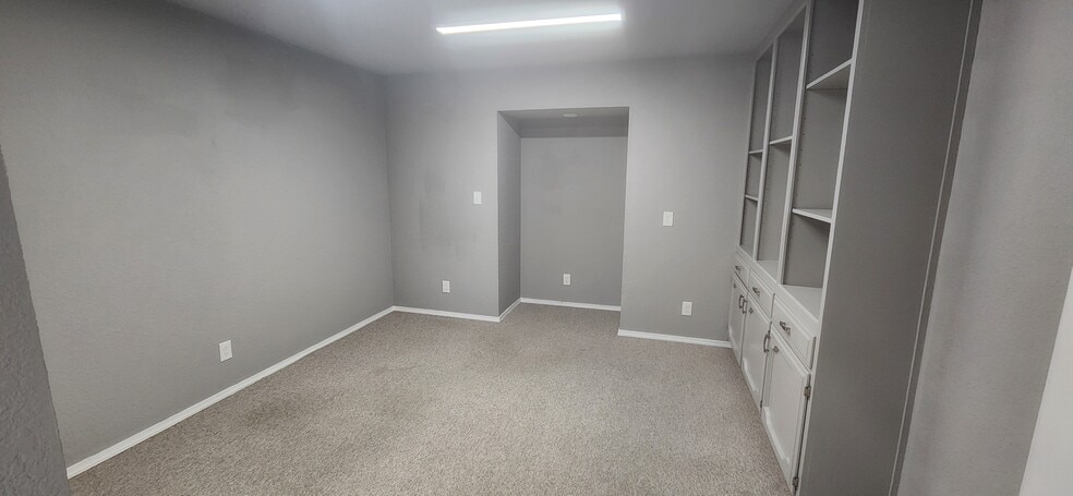 More Photos Of 4959 E Dakota Ave, Fresno Office For Lease