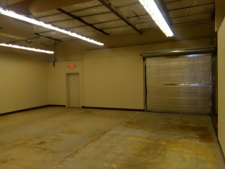 More Photos Of 9225 Ulmerton Rd, Largo Light Manufacturing For Sale