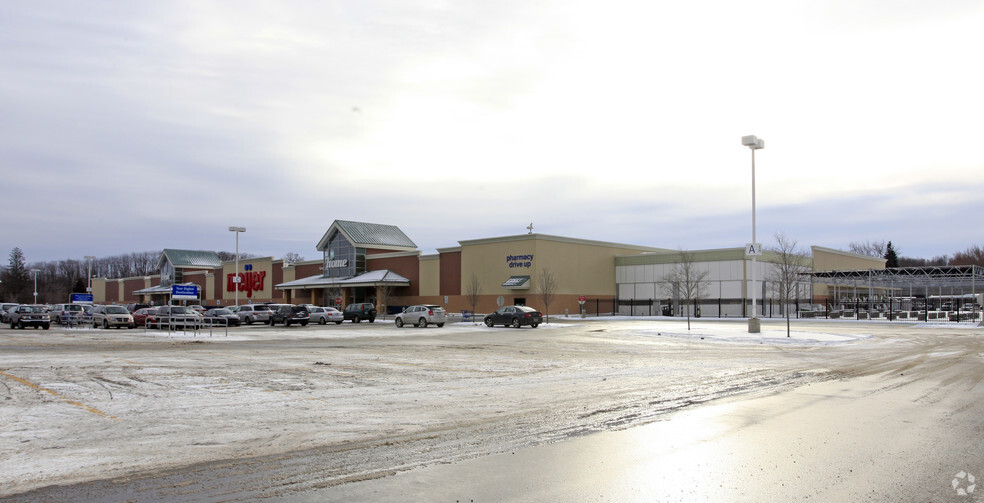 Primary Photo Of 5019 Red Arrow Hwy, Stevensville Supermarket For Lease