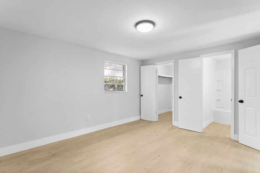 More Photos Of 12703 N 15th St, Tampa Apartments For Sale