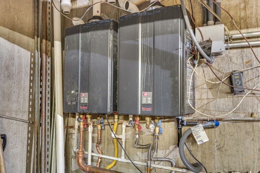 More Photos Of 3443 S Vance St, Lakewood Carwash For Sale