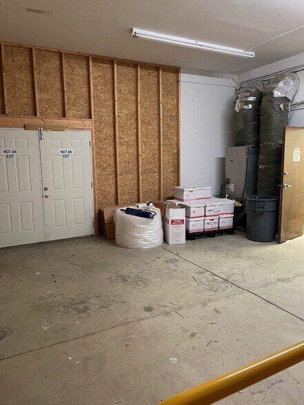 More Photos Of 140 Crouch Commercial Ct, Irmo Light Manufacturing For Lease