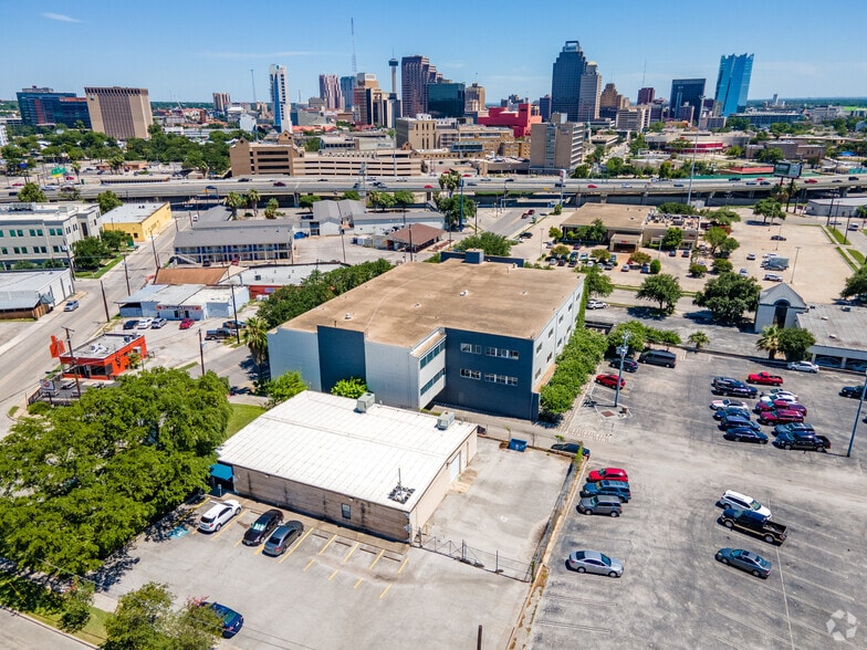 More Photos Of 1017 N Main Ave, San Antonio Loft Creative Space For Lease