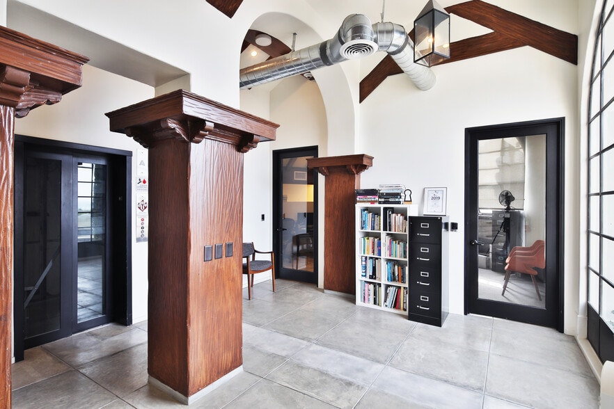 More Photos Of 17575 Pacific Coast Hwy, Pacific Palisades Loft Creative Space For Lease