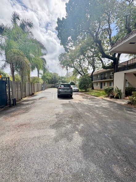 More Photos Of 1111 SW 4th St, Fort Lauderdale Apartments For Sale